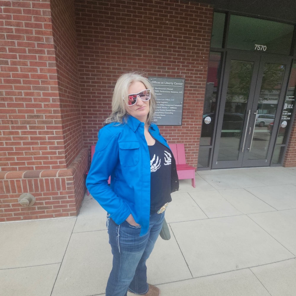 Meet your Posher, Lori